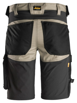 6143 Krótkie spodenki Snickers Stretch model AllroundWork w kolorze khaki
