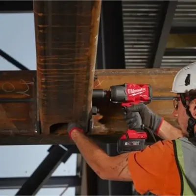 Klucz udarowy Milwaukee M18 FUEL 1/2” o wysokim momencie obrotowym z pierścieniem