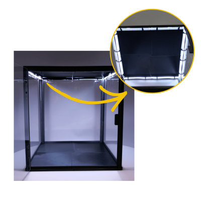 DUŻA GABLOTA LED 30×30×31 cm — PRZESTRONNA WITRYNA KOLEKCJONERSKA Z PODŚWIETLENIEM I SYSTEMEM ANTY-KURZ