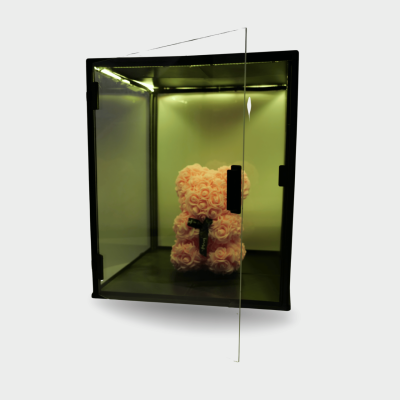 GABLOTA PIONOWA LED 35×35×40 cm — WYSOKA WITRYNA KOLEKCJONERSKA Z OŚWIETLENIEM I OCHRONĄ ANTY-KURZ