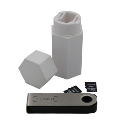 Etui na portfel kryptowalut Ledger Nano S Plus