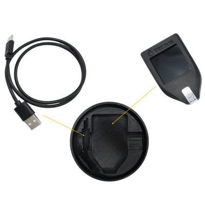 Etui na TREZOR T portfel kryptowalut i kabel zasilający