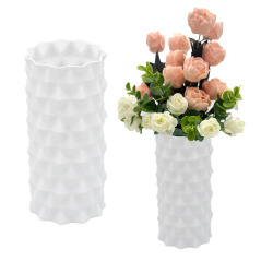 Biały wazonik na sztuczne kwiaty – mały, minimalistyczny design (8×16 cm)