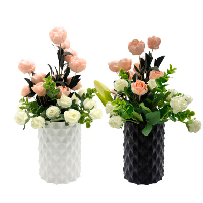 Biały wazonik na sztuczne kwiaty – duży, minimalistyczny design (11×15 cm)